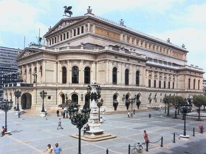 Wiederaufbau alte Oper in Frankfurt am Main