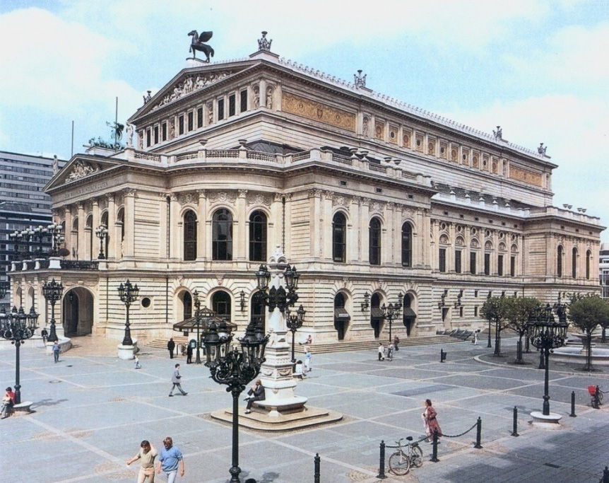 Wiederaufbau alte Oper in Frankfurt am Main